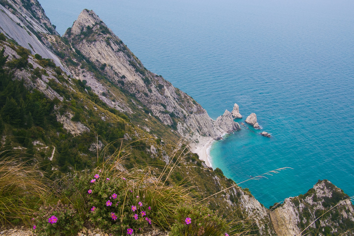 Spiaggia delle due sorelle, Italia