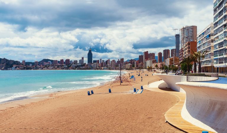 Benidorm, Salou y Mojácar, Los Destinos Mas Populares de 2017